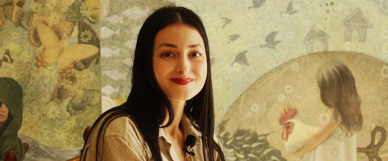Sabra Ben Fradj : L'Artiste Peintre Qui Éveille l'Enfance à Travers Ses Toiles